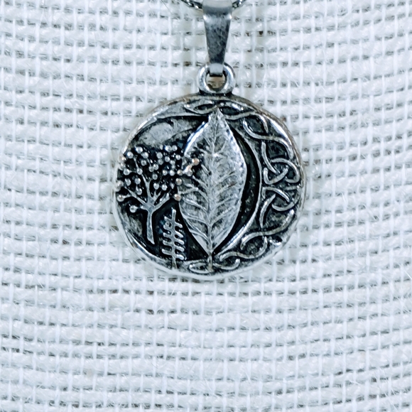 Alex and Ani Silver Pull Chain Necklace Rulers Of - Picture 8 of 9